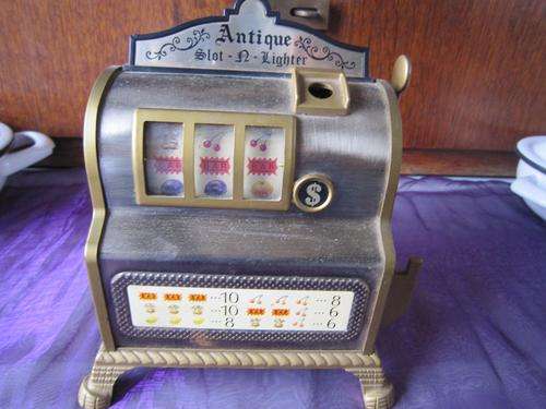 Funky Slot Machine / Lighter