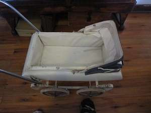 CHILDS CARRIAGE PERAMBULATOR