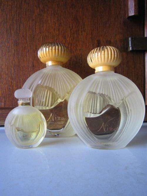 3 FACTICE DUMMY RENE LALIQUE GLASS NINA PERFUME BOTTLES  ITEM NO 152