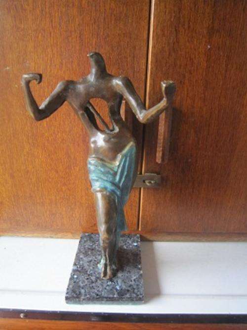 GUIA BRONZE OF SALVIDORE DALI'S WORKS  ITEM NO 233