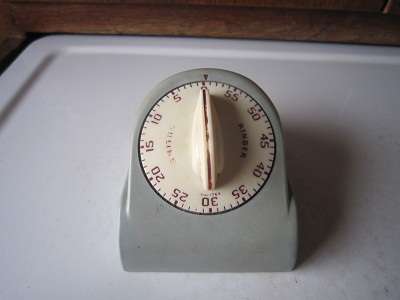 VINTAGE SMITHS COOKING TIMER  ITEM NO 245