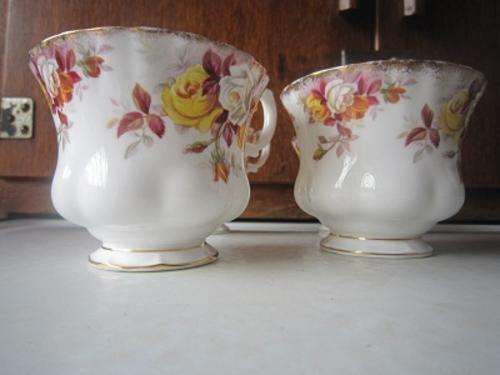4 ROYAL ALBERT "LENORA" TEA CUPS  ITEM NO 390