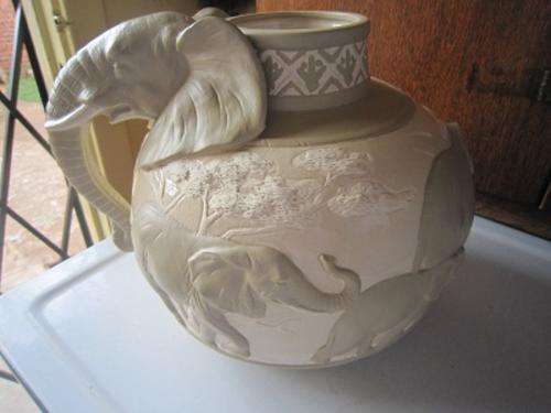 AMAZING ELEPHANT VASE  ITEM NO 540