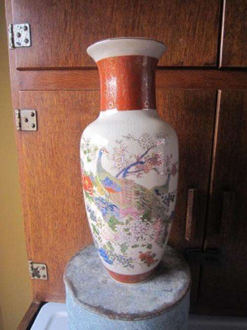 SATSUMA VASE - JAPAN - STUNNING  ITEM NO 619