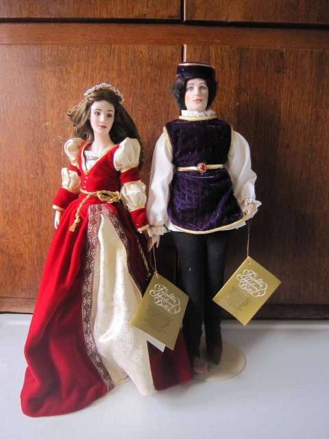 FRANKLIN MINT HEIRLOOM "ROMEO AND JULIETTE" DOLLS ITEM NOS 2070 AND 2071