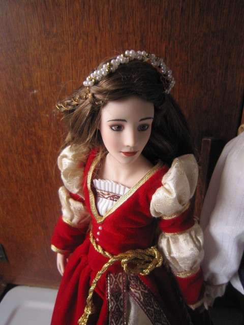 FRANKLIN MINT HEIRLOOM "ROMEO AND JULIETTE" DOLLS ITEM NOS 2070 AND 2071