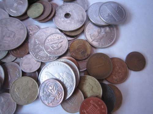 COLLECTION OF MIXED COINS AND CUTE LITTLE COIN PURSE