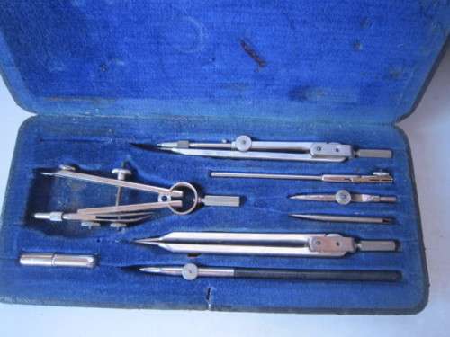 VINTAGE BOXED DRAWING SET