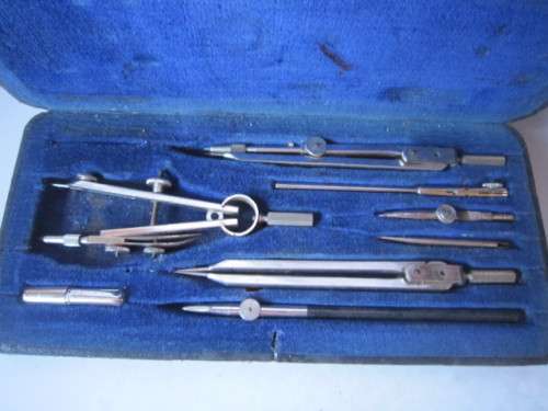 VINTAGE BOXED DRAWING SET