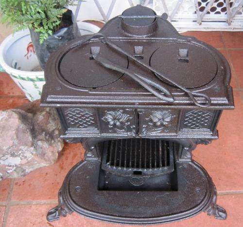 Cast iron stove