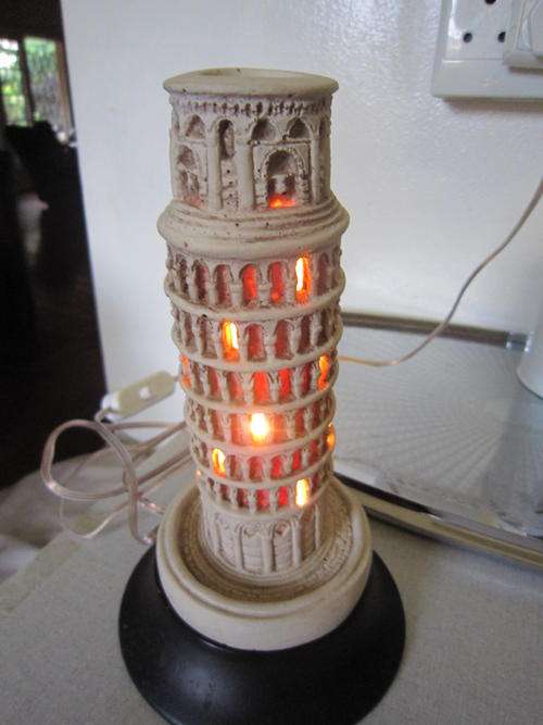 Leaning tower of pisa lamp