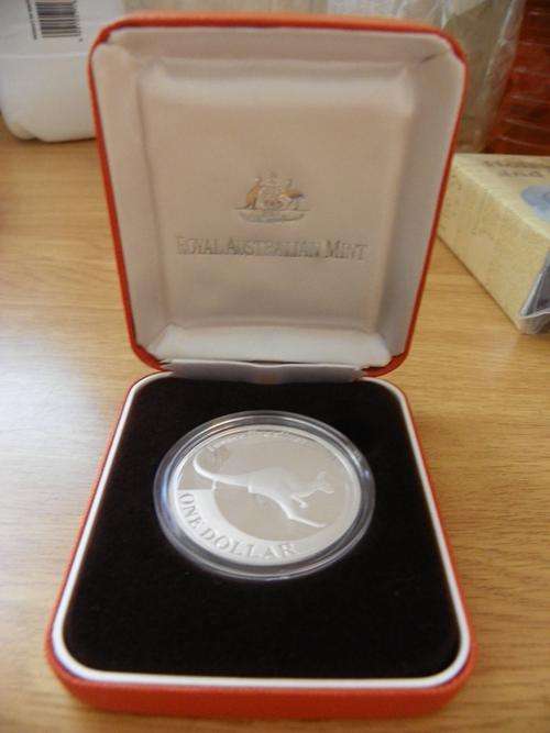 Nice Australia 2004 $1 99.9% Silver Kangaroo Proof Coin