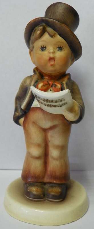 Hummel Goebel Porcelain Figurine Street Singer No 131 Very Collectible