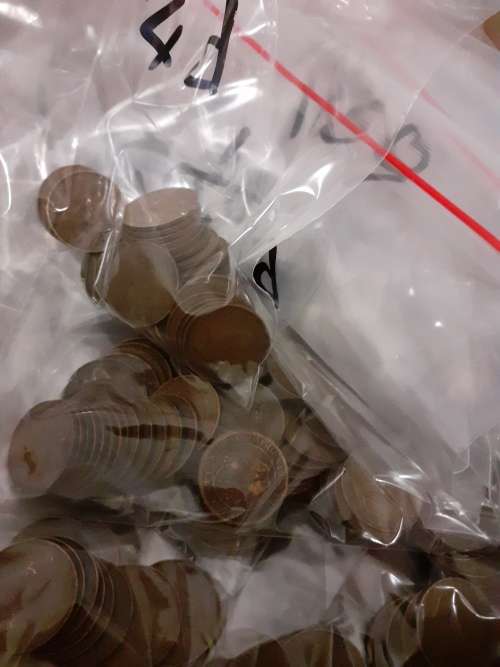 **** HUGE LOT OF UNION QUARTER PENNIES. BID PER COIN TO TAKE ALL. FREE SHIPPING