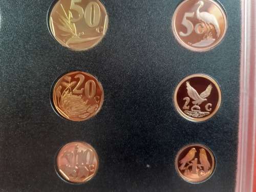 Extremely Beautifull 2001 RSA Proof Set. Only 3 678 Produced. CAT Value R650