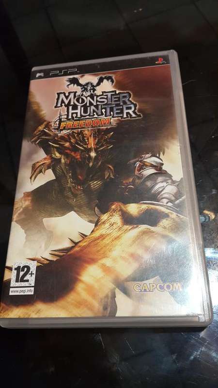 Crazy R1 - Monster Hunter Freedom for PSP