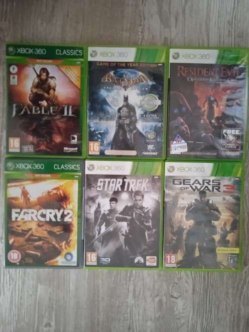 XBOX 360 250GB + Kinect sensor+3 controllers+ 25 games