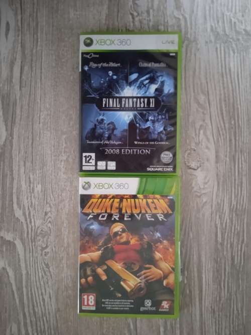XBOX 360 250GB + Kinect sensor+3 controllers+ 25 games