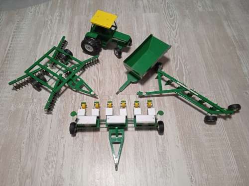 OLTI /STRIKE FARM EQUIPMENT TOYS