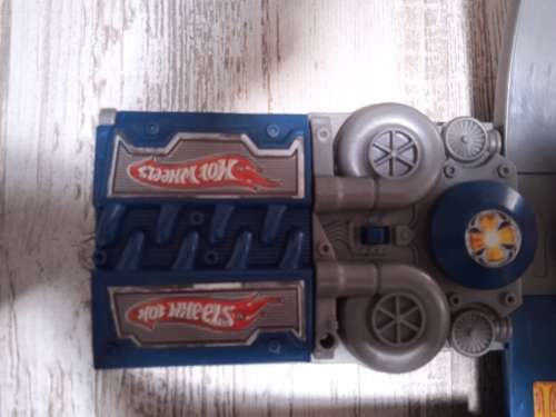 Hotwheels and track