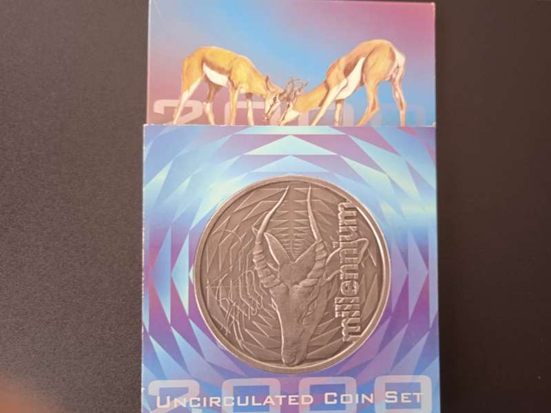 2000 coin set and Millennium Madallion