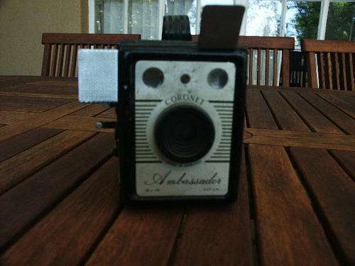 ANTIQUE CAMERA   CORONET AMBASSADOR