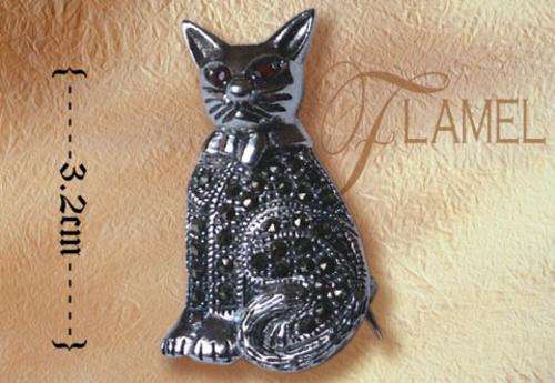STERLING SILVER BROOCH "CAT" WITH MARQUISATE
