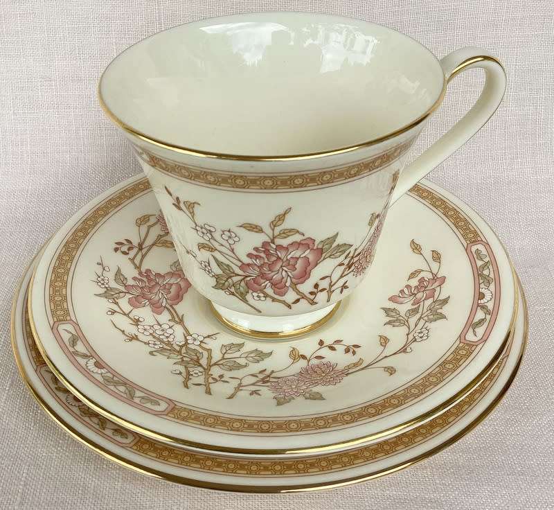 ROYAL DOULTON Lisette Trio