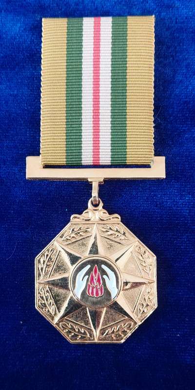 - SA Railway Police (Full Size) Star of Merit Gold to LT. H. Arendt -