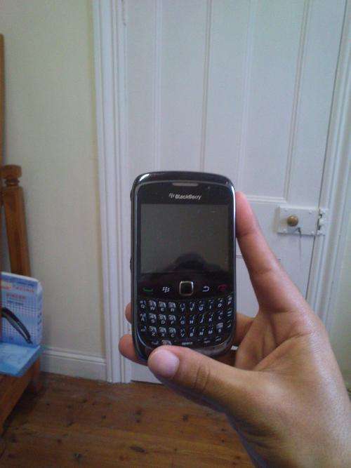 Curve 9300! Great condition Boxed +acessories! experience blackberry in 3g!