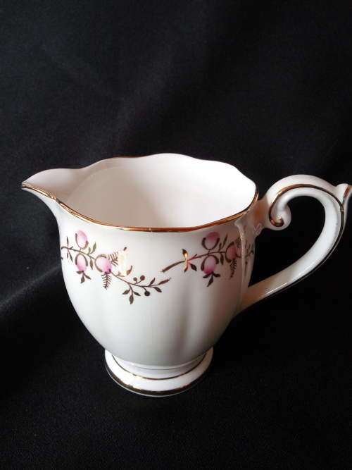 Queen Ann : 1950's : Milk jug and sugar bowl