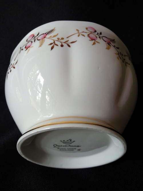 Queen Ann : 1950's : Milk jug and sugar bowl