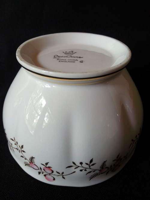 Queen Ann : 1950's : Milk jug and sugar bowl