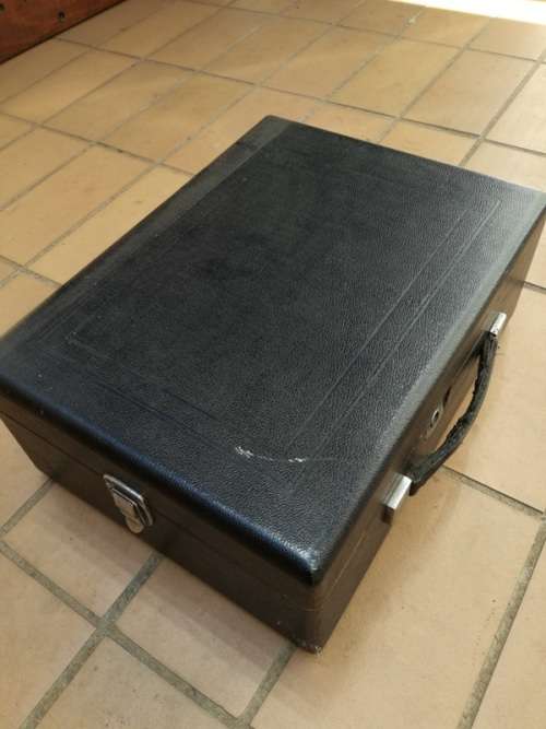 Portable phonograph/gramophone in carry case