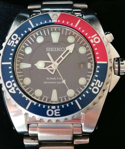 Seiko Kinetic Diver's 200m SKA369P1 Pepsi Bezel