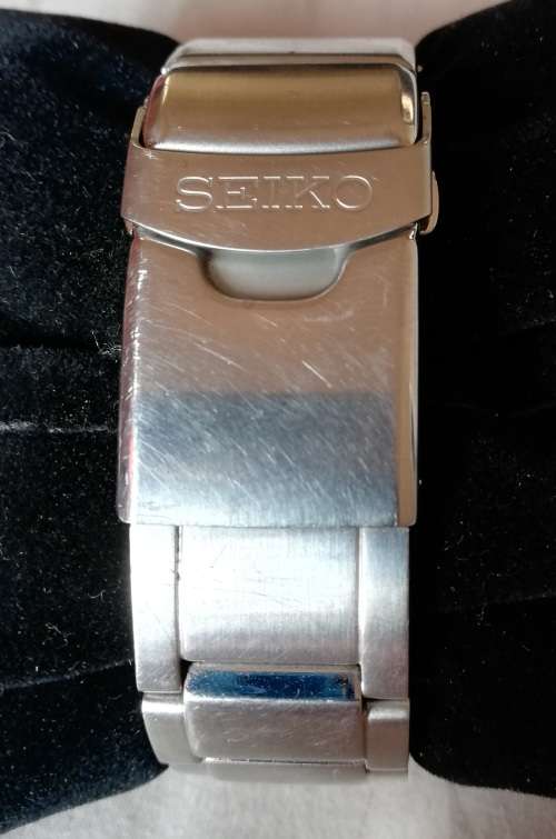 Seiko Kinetic Diver's 200m SKA369P1 Pepsi Bezel