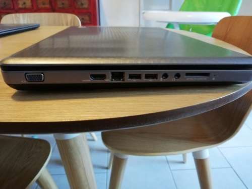 HP G72 17.3", Core i3, 8GB Ram, 1TB HD, DVD, Windows 10 Pro