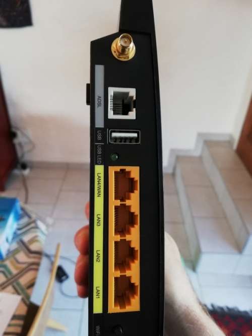TP-Link 300Mbps Wireless N Gigabit ADSL2+ Modem Router + Fibre router