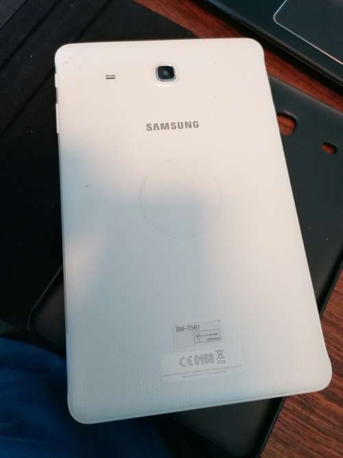 SAMSUNG GALAXY TAB E | WIFI | SIM | 8GB | 9.6` | SM-T561 | 1200 x 800 Pixels