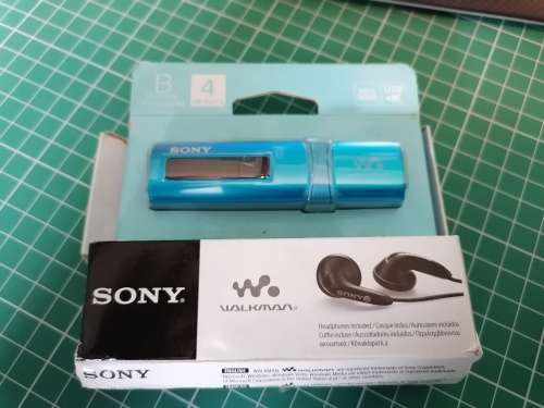Sony Walkman with built in usb - 4GB
