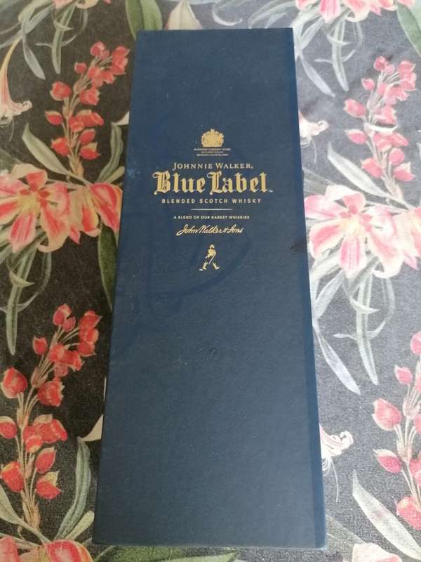 Johnnie Walker  Blue Label Scotch Whisky  (1 x 750 ml)