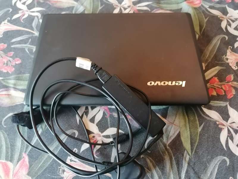 Lenovo G560 laptop, model 20042, for spares or repair