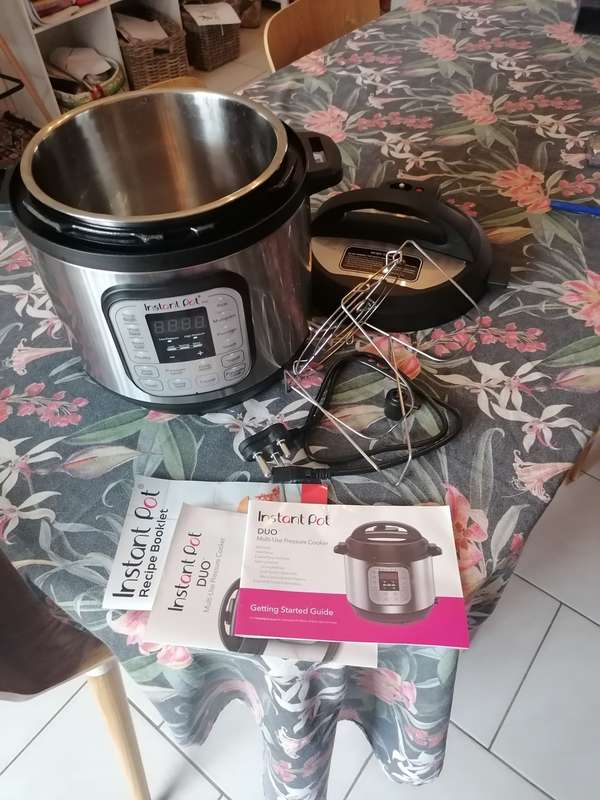 Instant Pot Duo 80 7-in-1 smart Cooker 8L