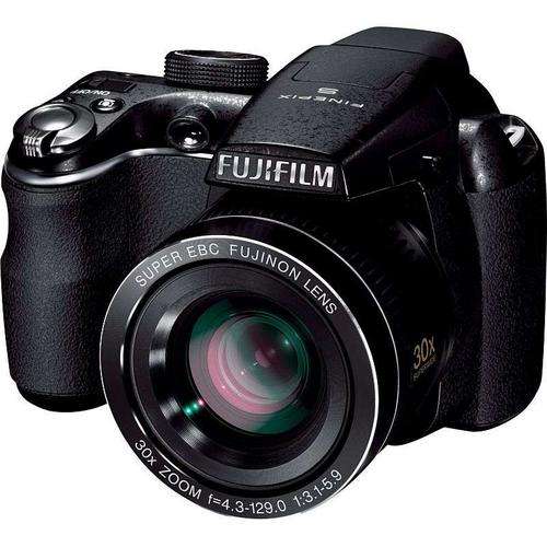 Fujifilm FinePix S4000 14 MP - 30x Wide Angle Optical Zoom Lens and 3-Inch LCD