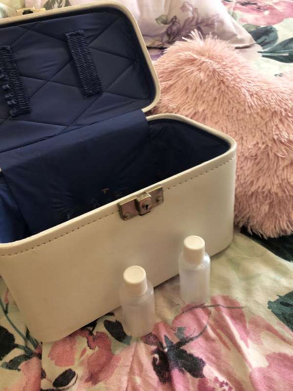 Vanity Case - Nostalgic Yesteryear - Mint Condition
