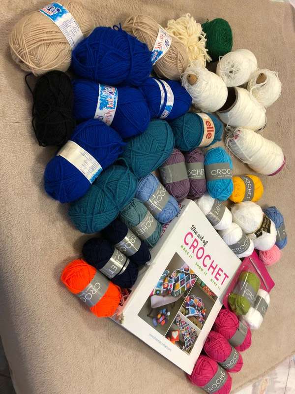 The Art Of Crochet Manual PLUS 37 Balls Of Yarn