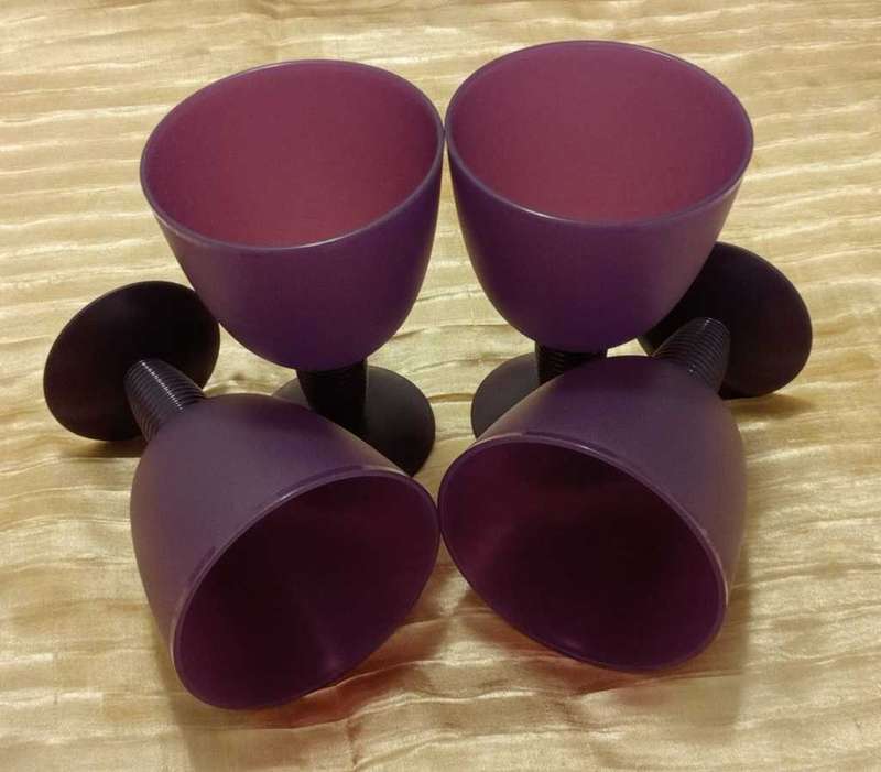 Tupperware Cups - Set Of 4 PLUS Free Gift!