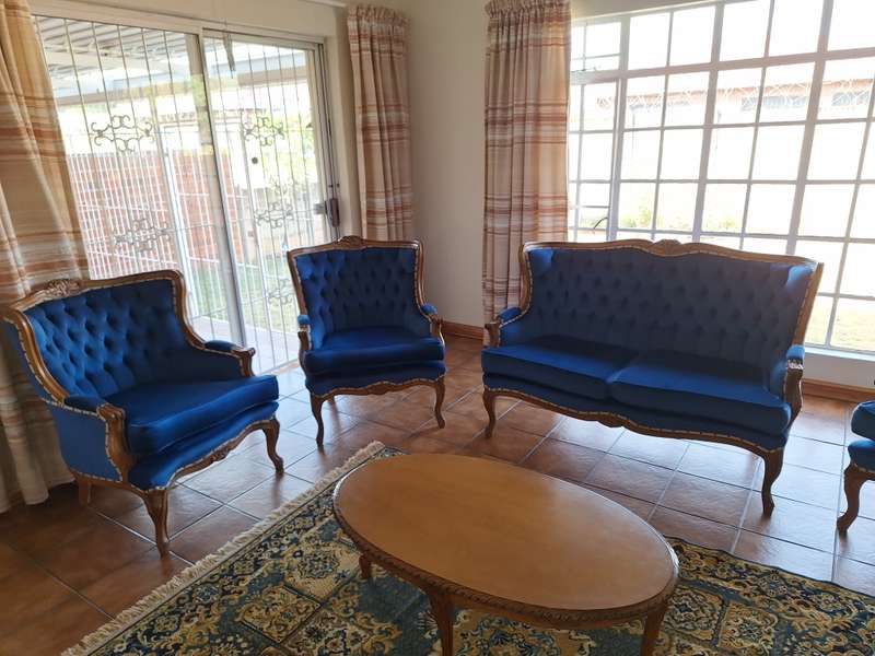Vintage Victorian Couch Set