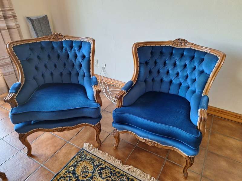 Vintage Victorian Couch Set