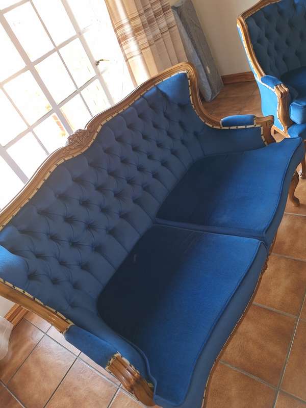 Vintage Victorian Couch Set